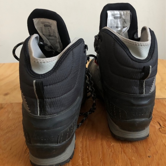 Waterproof Hiking Boots - Size 9/EU40 - Picture 5 of 9